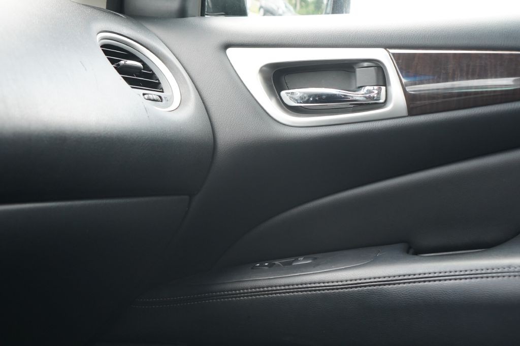 2019 Nissan Pathfinder Image 17