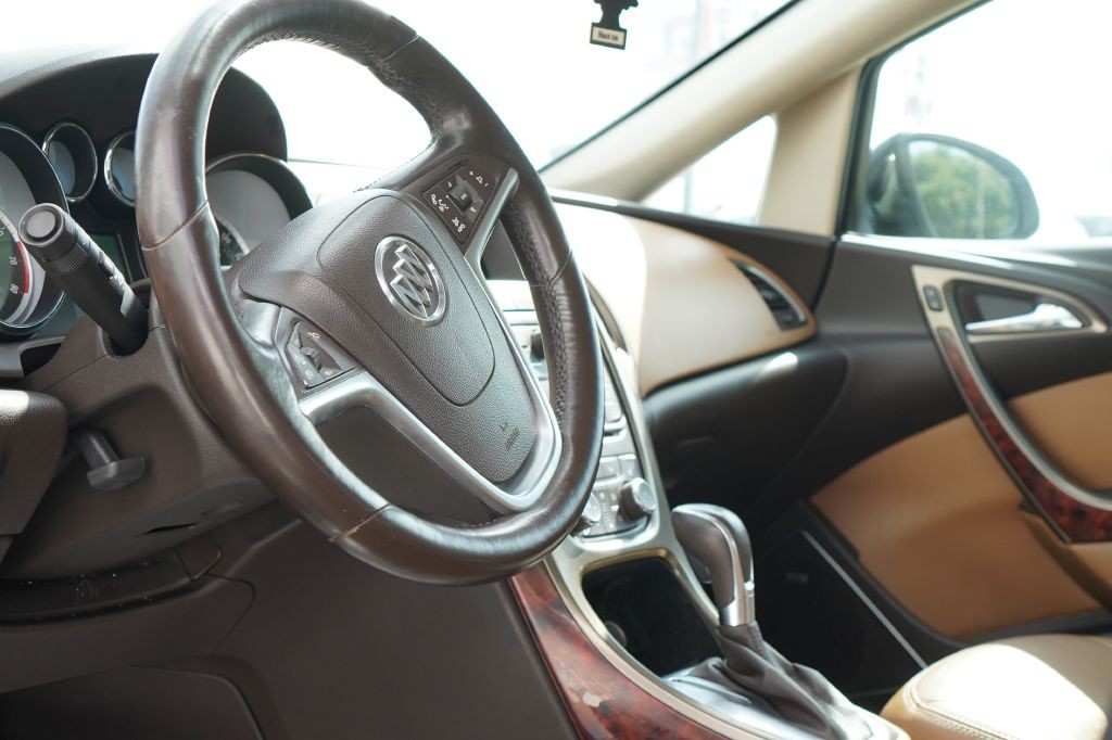 2014 Buick Verano Image 8