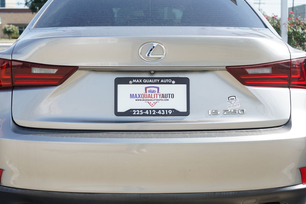 2015 Lexus IS Image 8