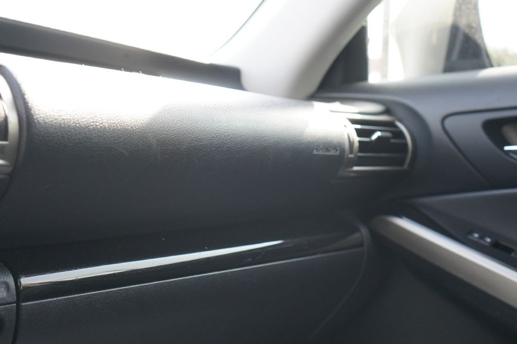 2015 Lexus IS Image 25