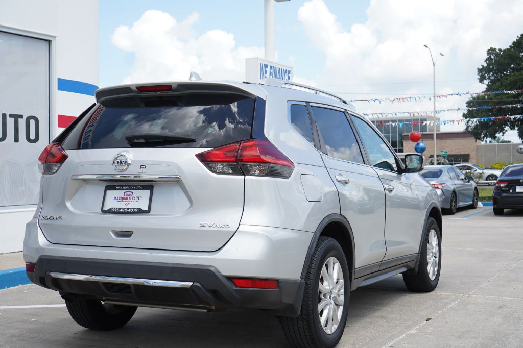 2017 Nissan Rogue Image 8