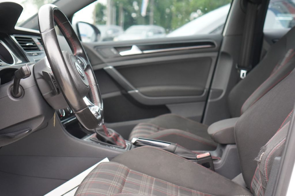 2016 Volkswagen GTI Image 7