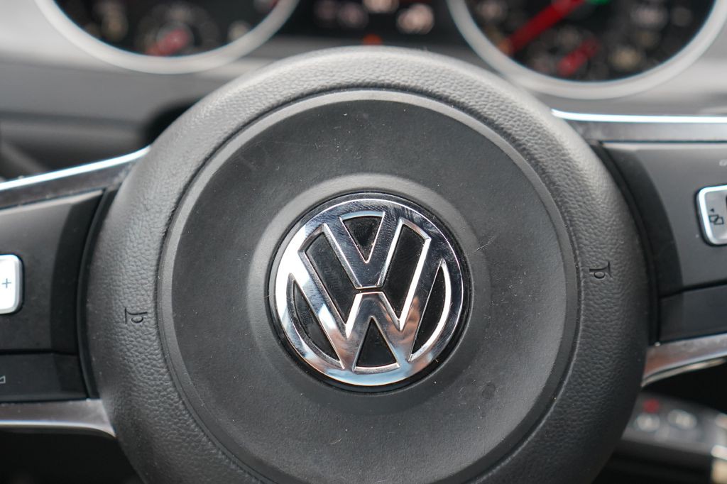 2016 Volkswagen GTI Image 10