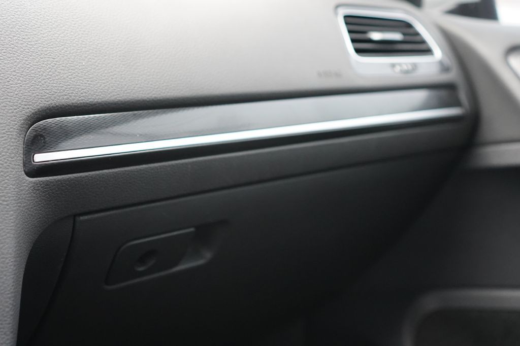 2016 Volkswagen GTI Image 20