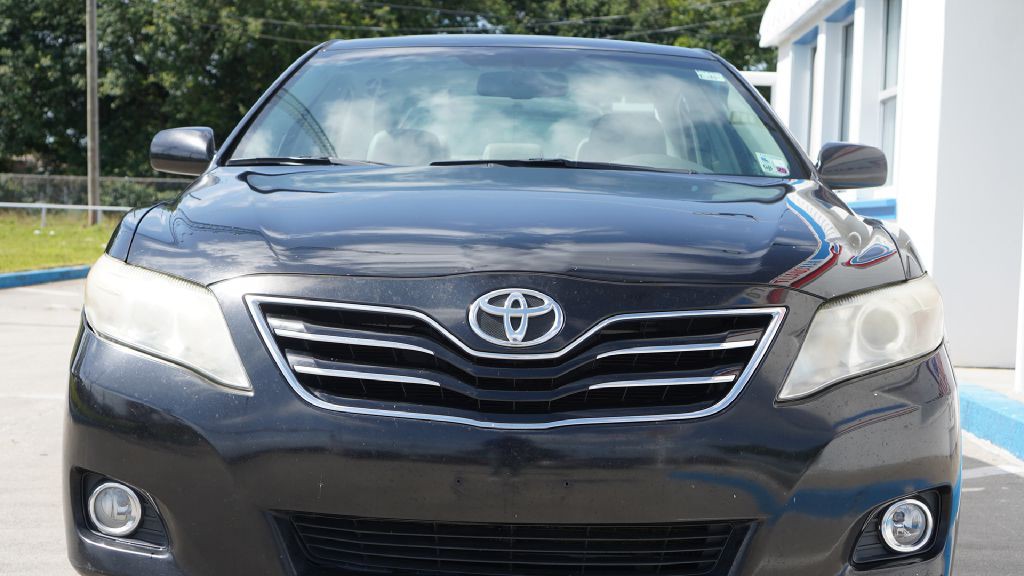 2010 Toyota Camry Image 2