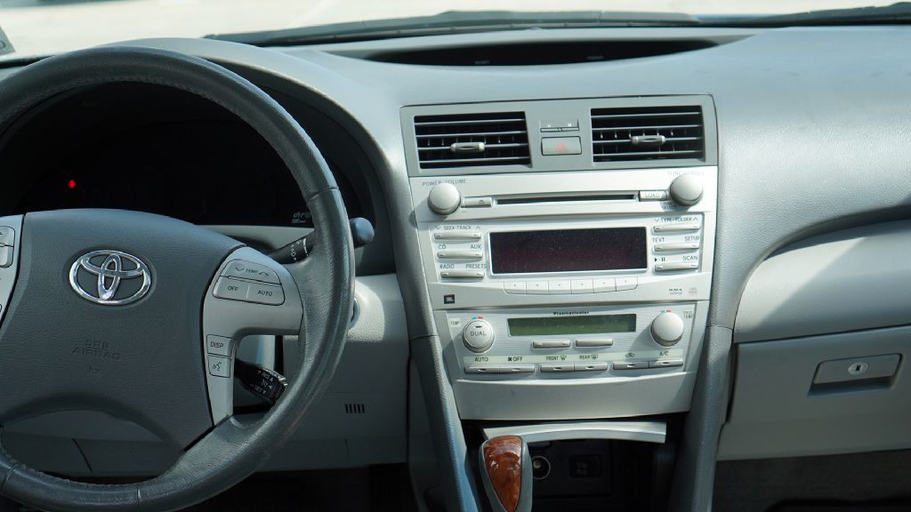 2010 Toyota Camry Image 10