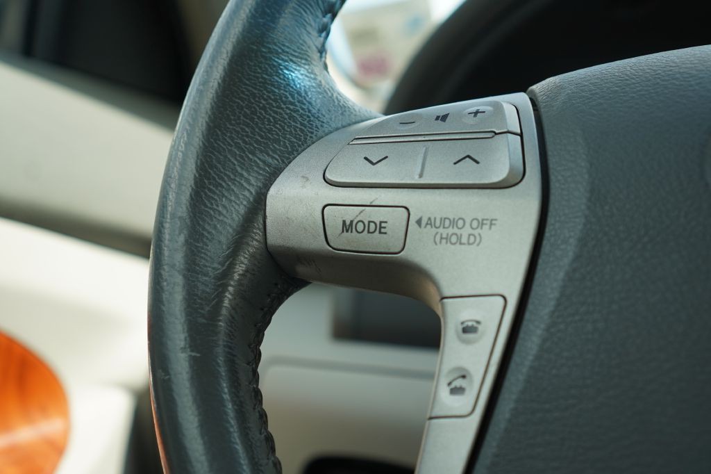 2010 Toyota Camry Image 12