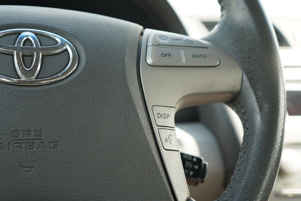 2010 Toyota Camry Image 14