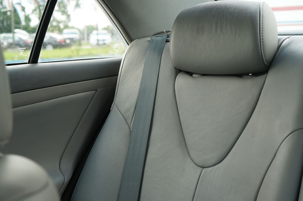 2010 Toyota Camry Image 19