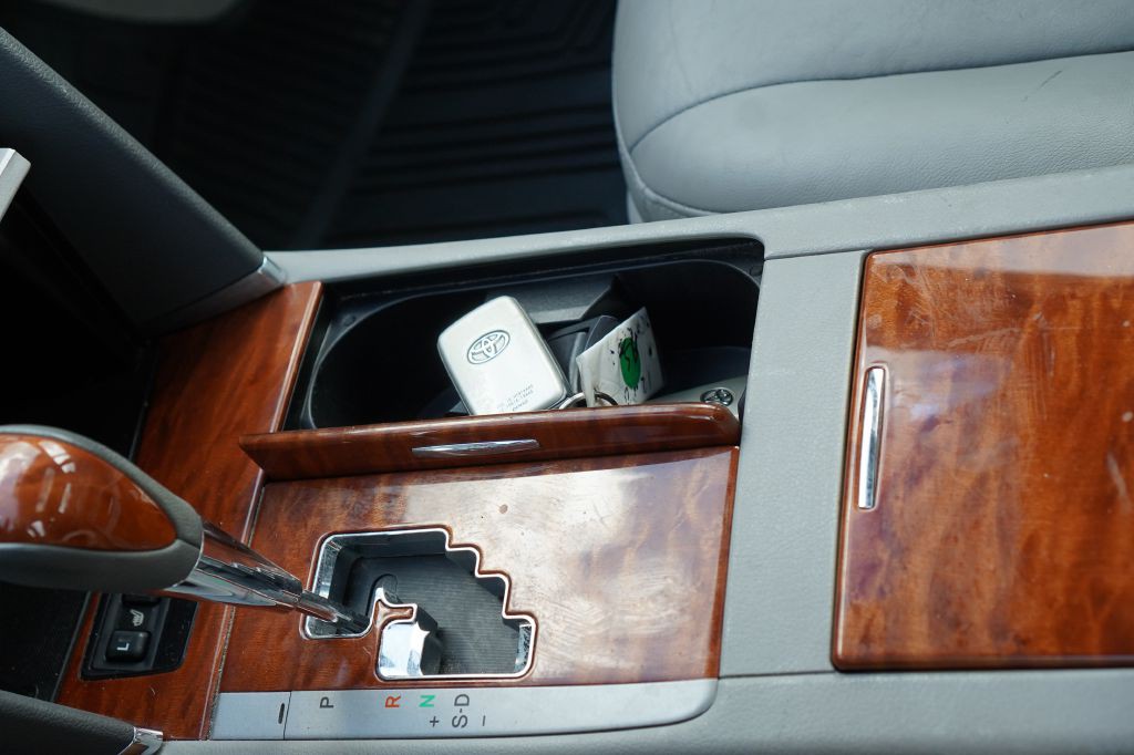 2010 Toyota Camry Image 20