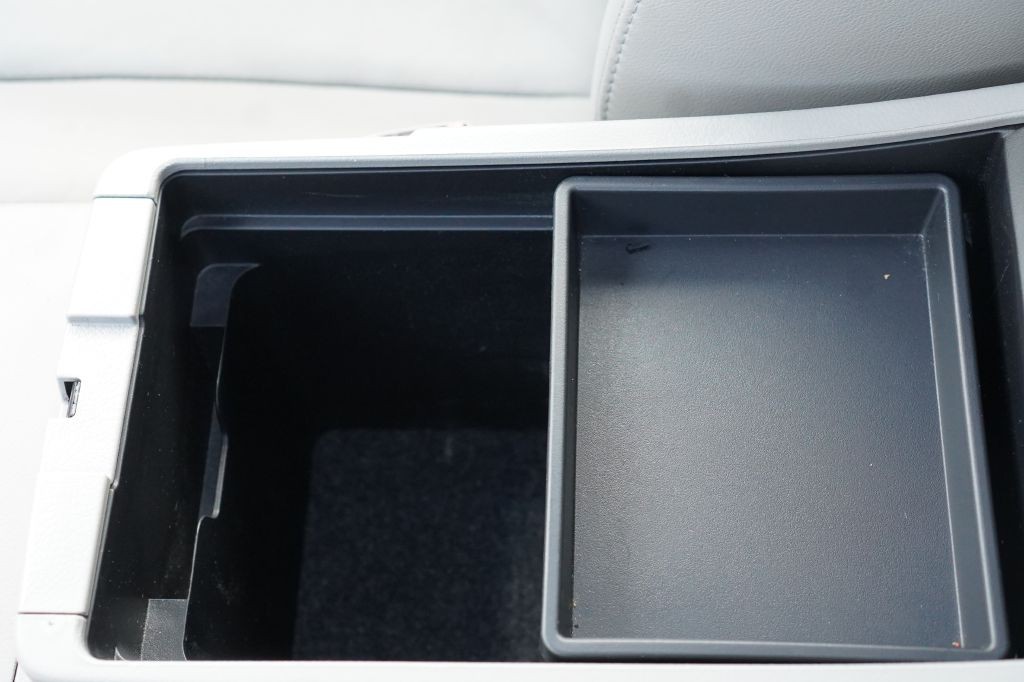 2010 Toyota Camry Image 21