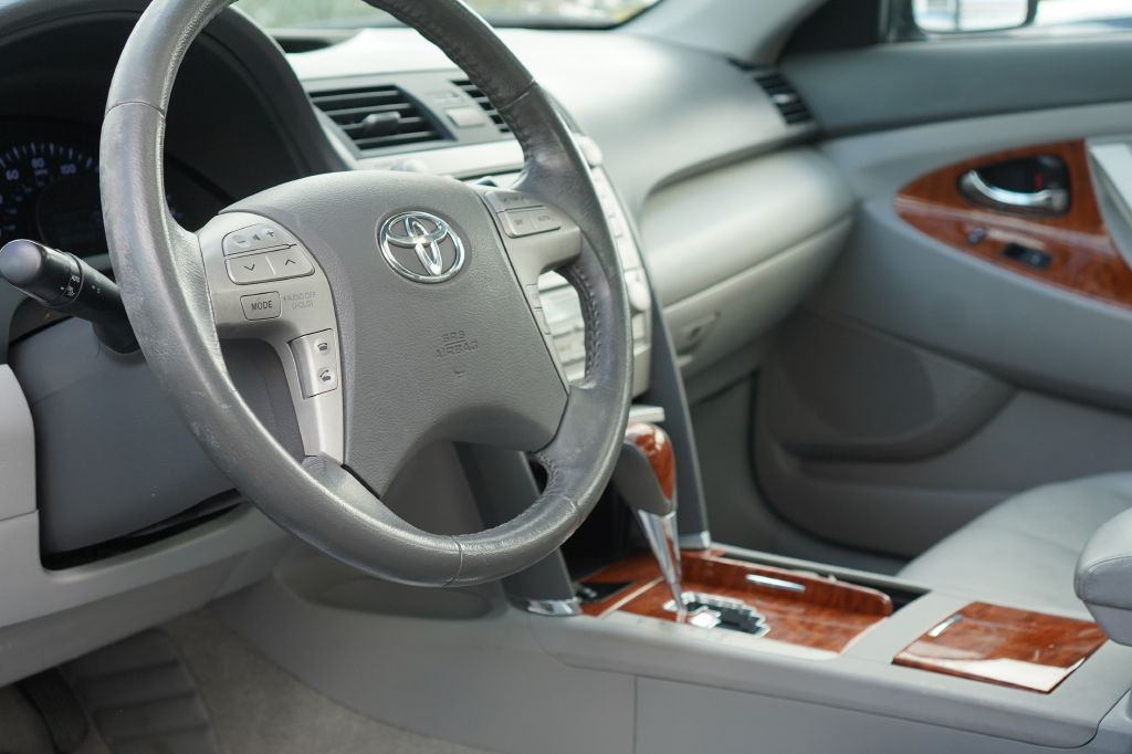 2010 Toyota Camry Image 24