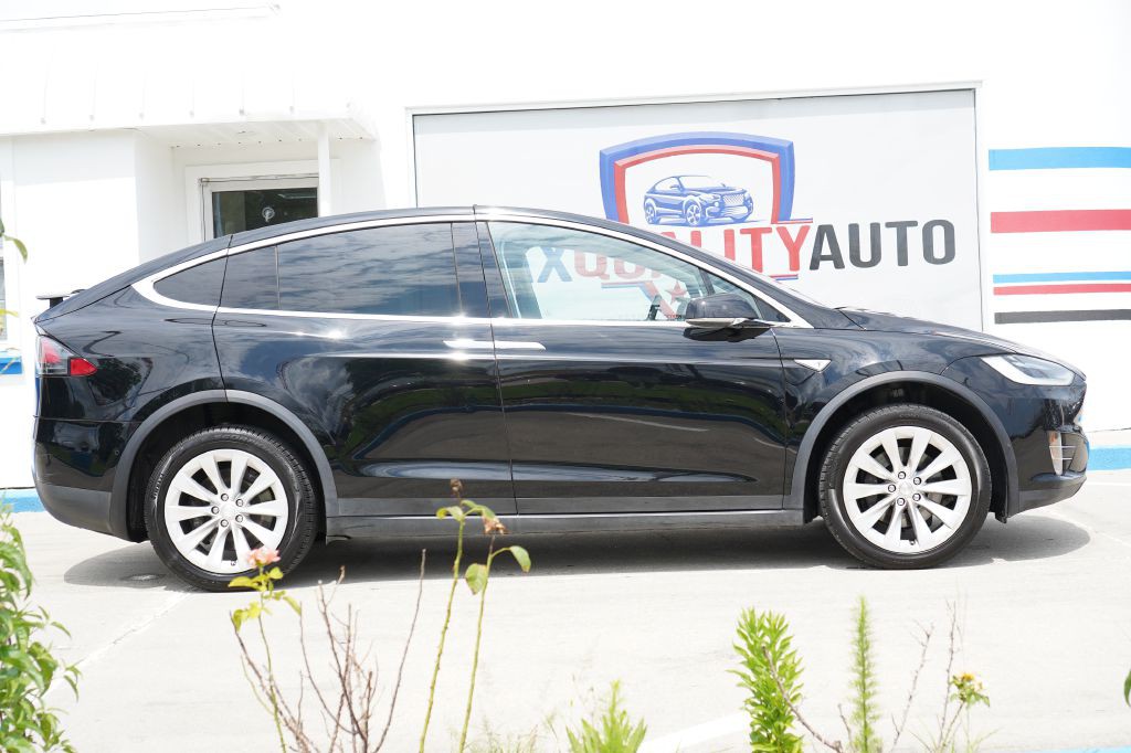 2016 Tesla Model X Image 1