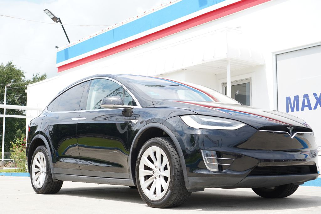 2016 Tesla Model X Image 2