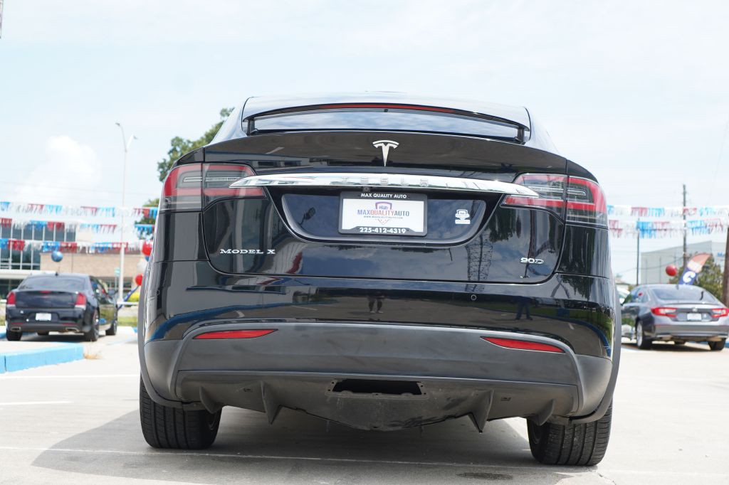2016 Tesla Model X Image 7