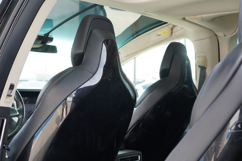 2016 Tesla Model X Image 14