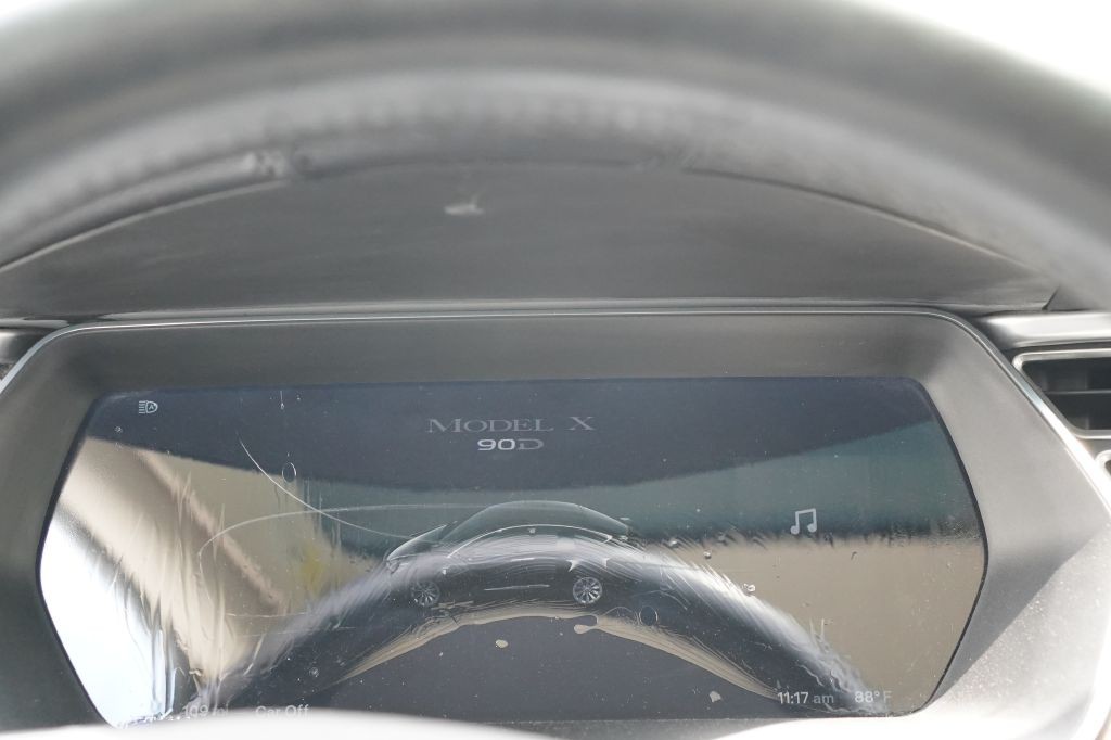 2016 Tesla Model X Image 20