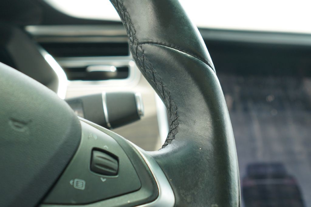 2016 Tesla Model X Image 22