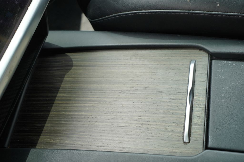 2016 Tesla Model X Image 26