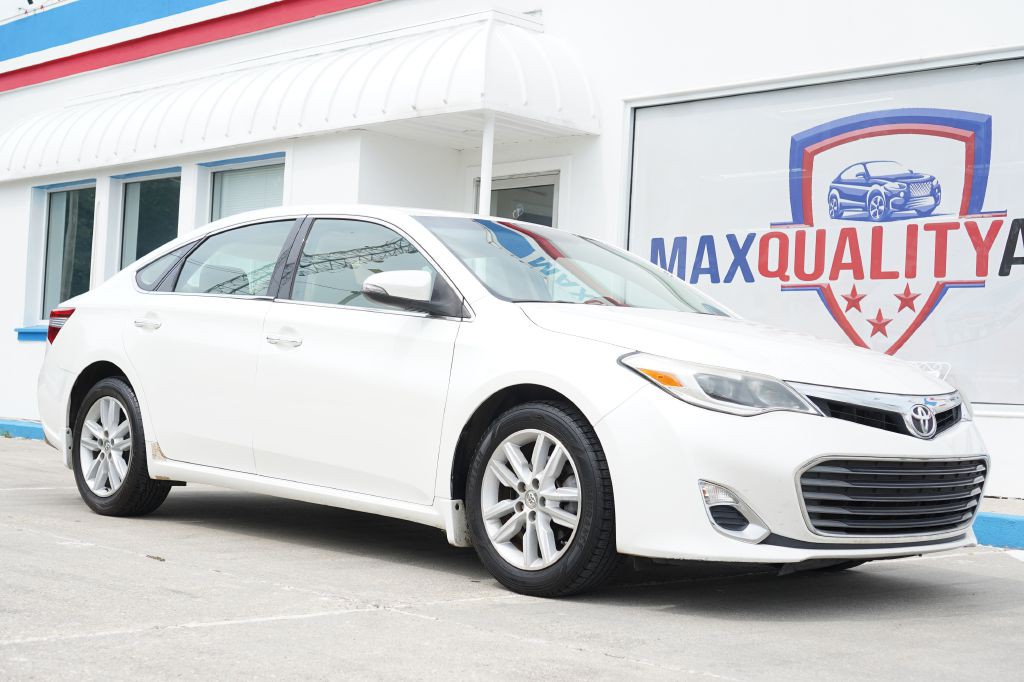 2014 Toyota Avalon Image 2