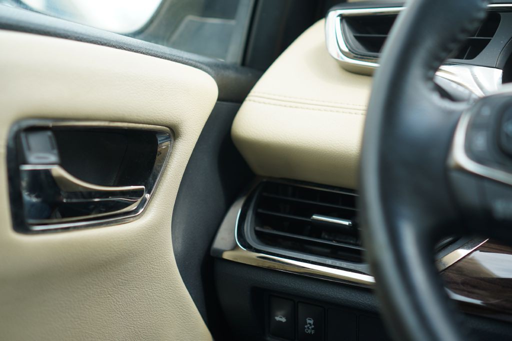 2014 Toyota Avalon Image 11