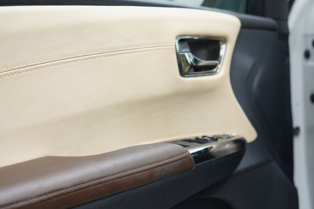 2014 Toyota Avalon Image 19
