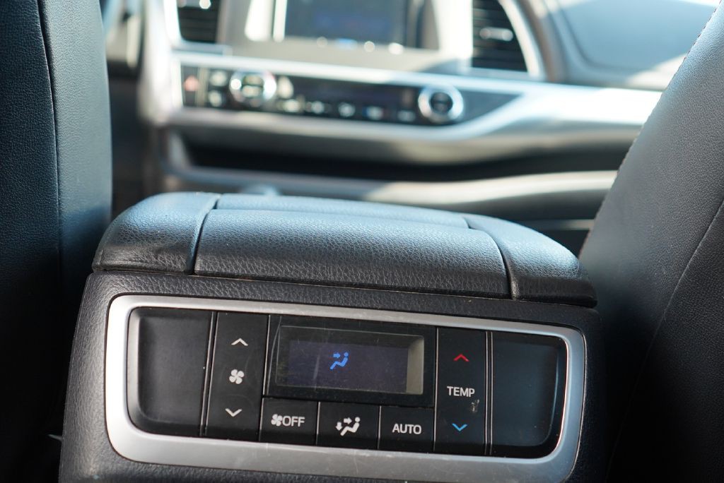2015 Toyota Highlander Image 20