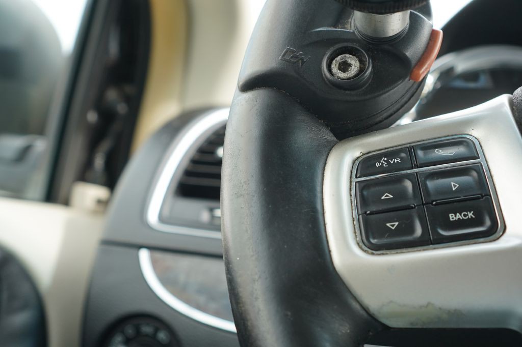 2016 Chrysler Town & Country Image 10