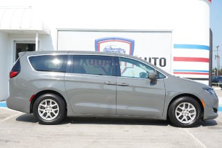 Image for 2020 Chrysler Pacifica Touring ID: 6731432