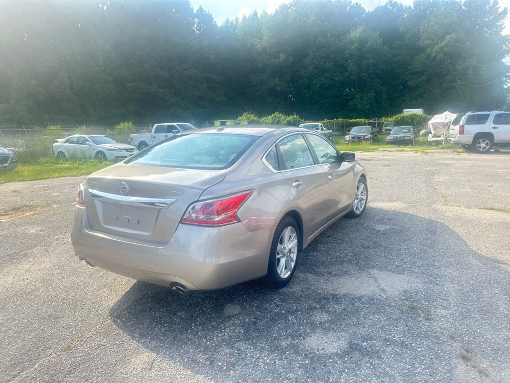 2015 Nissan Altima Image 4