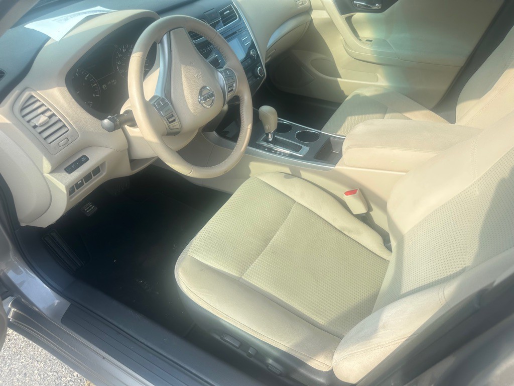 2015 Nissan Altima Image 8
