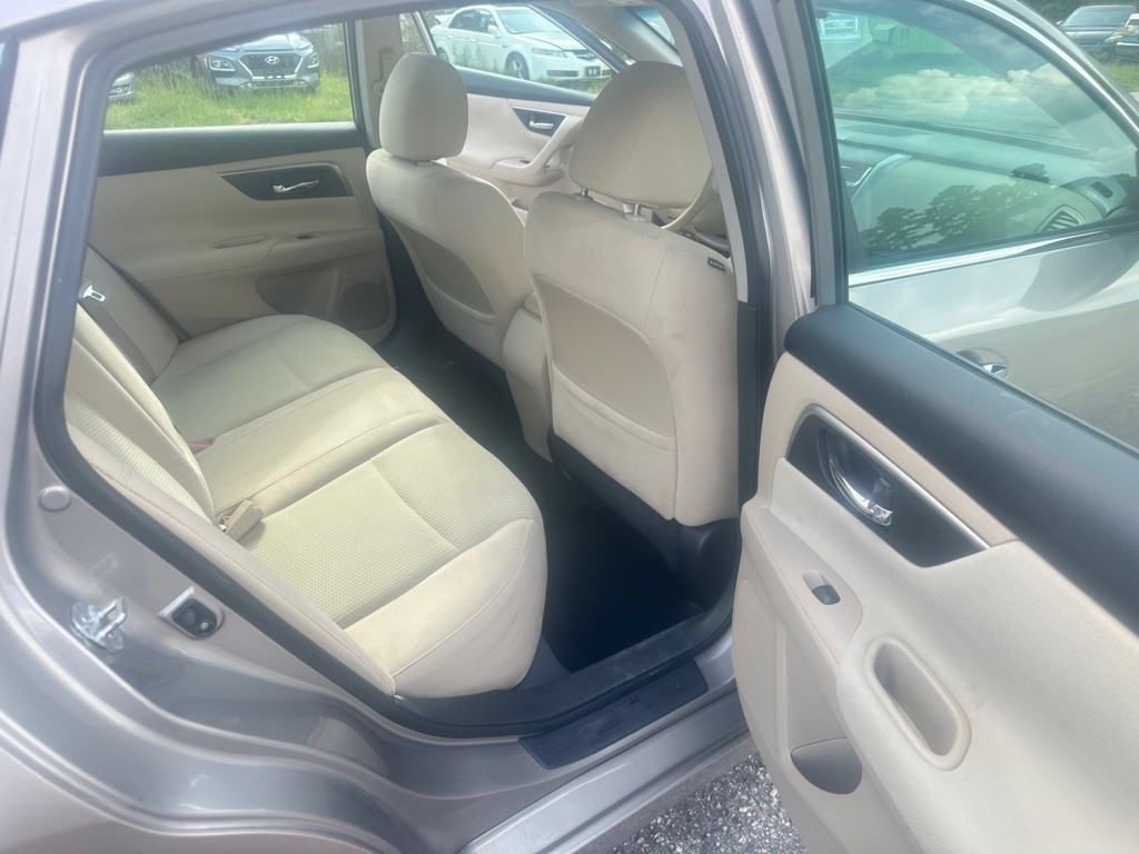 2015 Nissan Altima Image 11