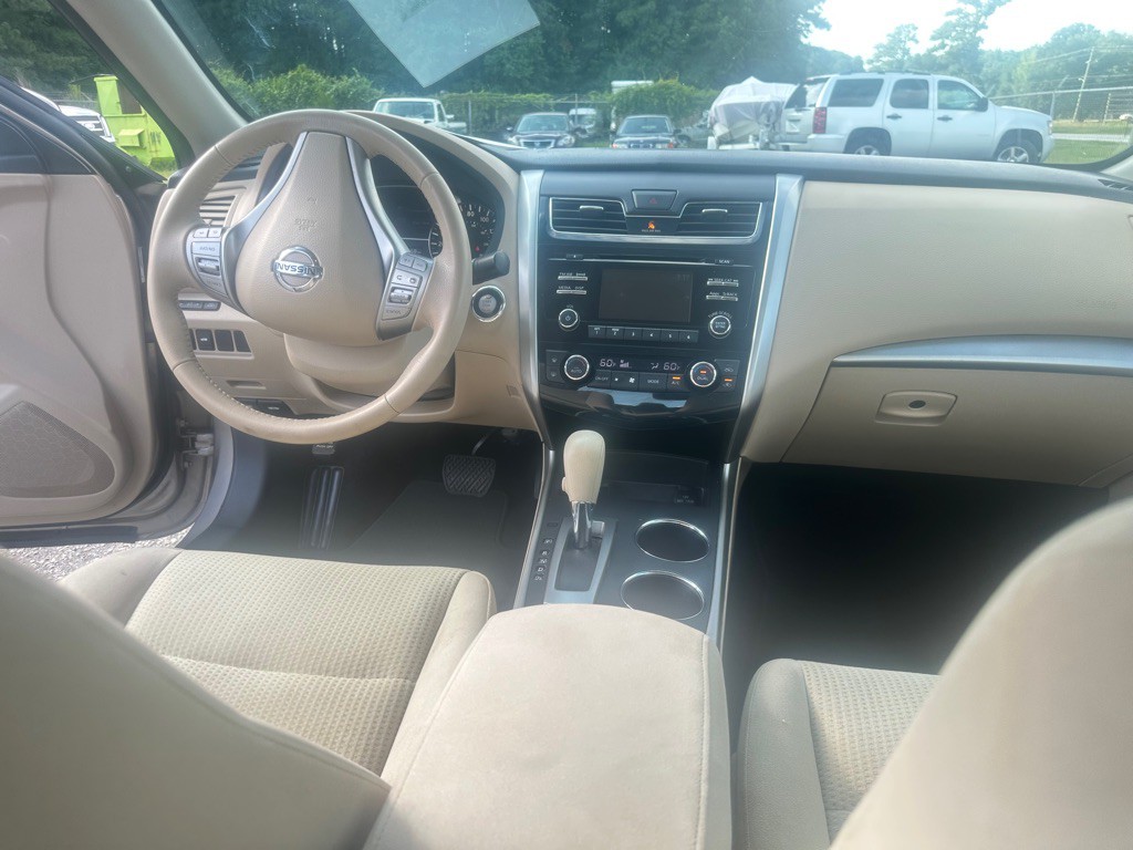 2015 Nissan Altima Image 12
