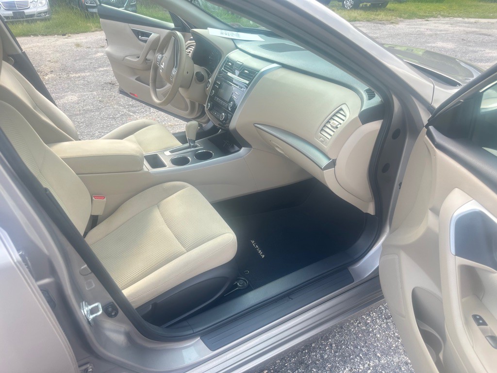 2015 Nissan Altima Image 13