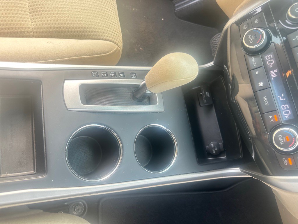 2015 Nissan Altima Image 15