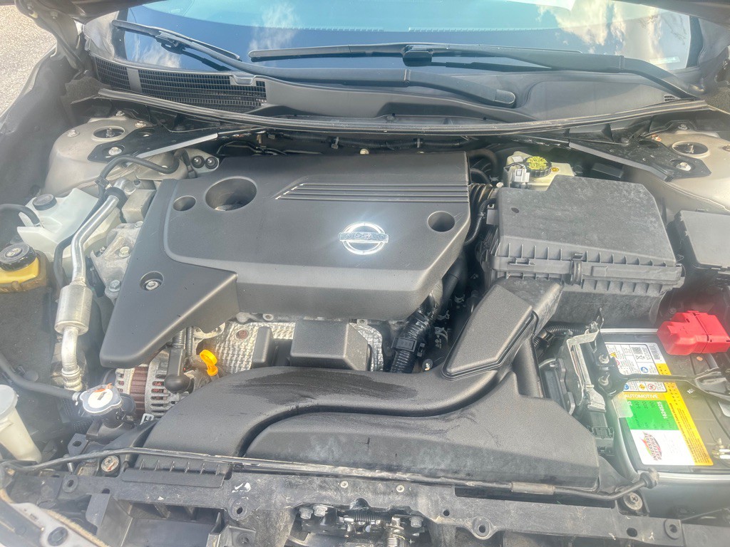 2015 Nissan Altima Image 17