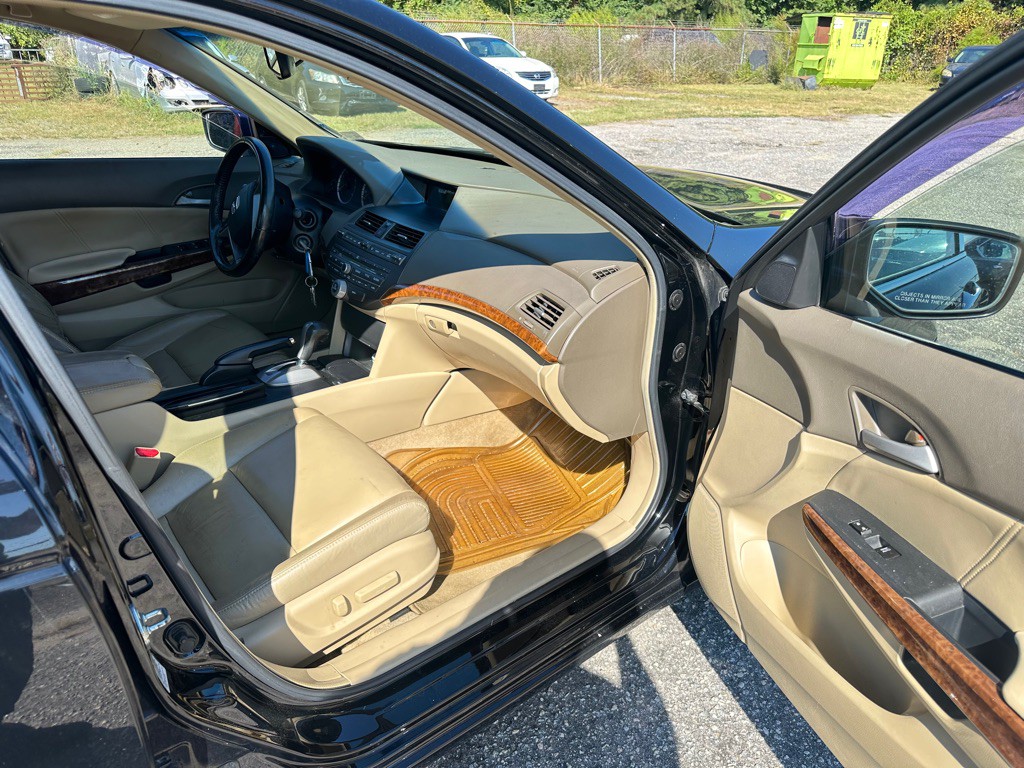 2009 Honda Accord Image 13