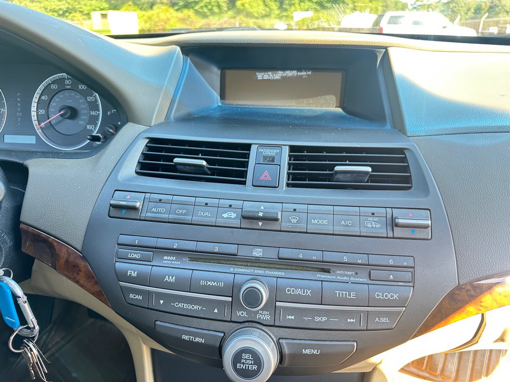 2009 Honda Accord Image 14