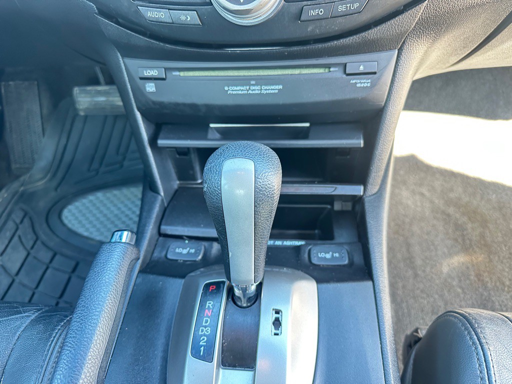 2009 Honda Accord Image 16