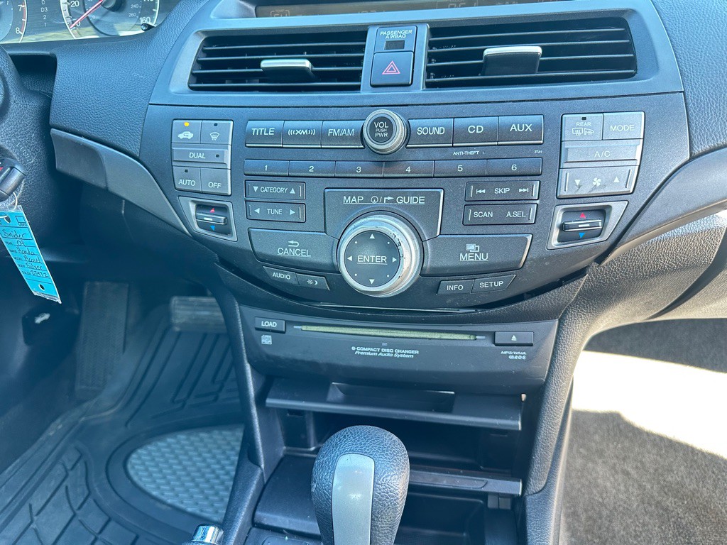 2009 Honda Accord Image 18