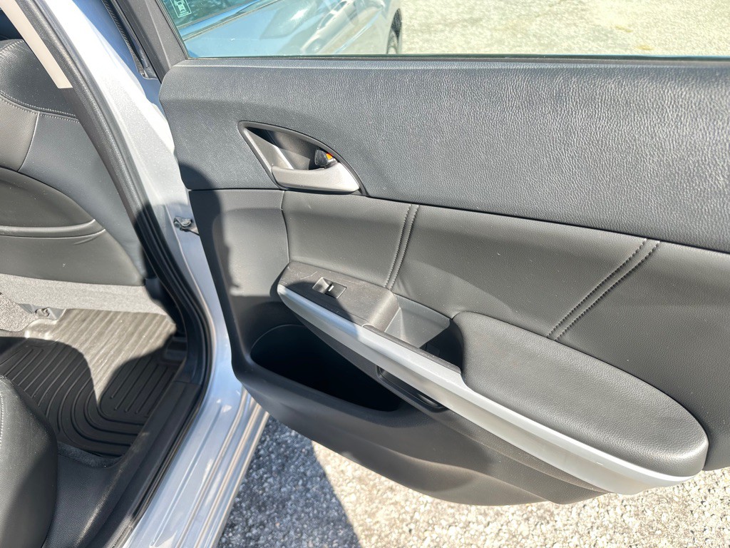 2009 Honda Accord Image 11