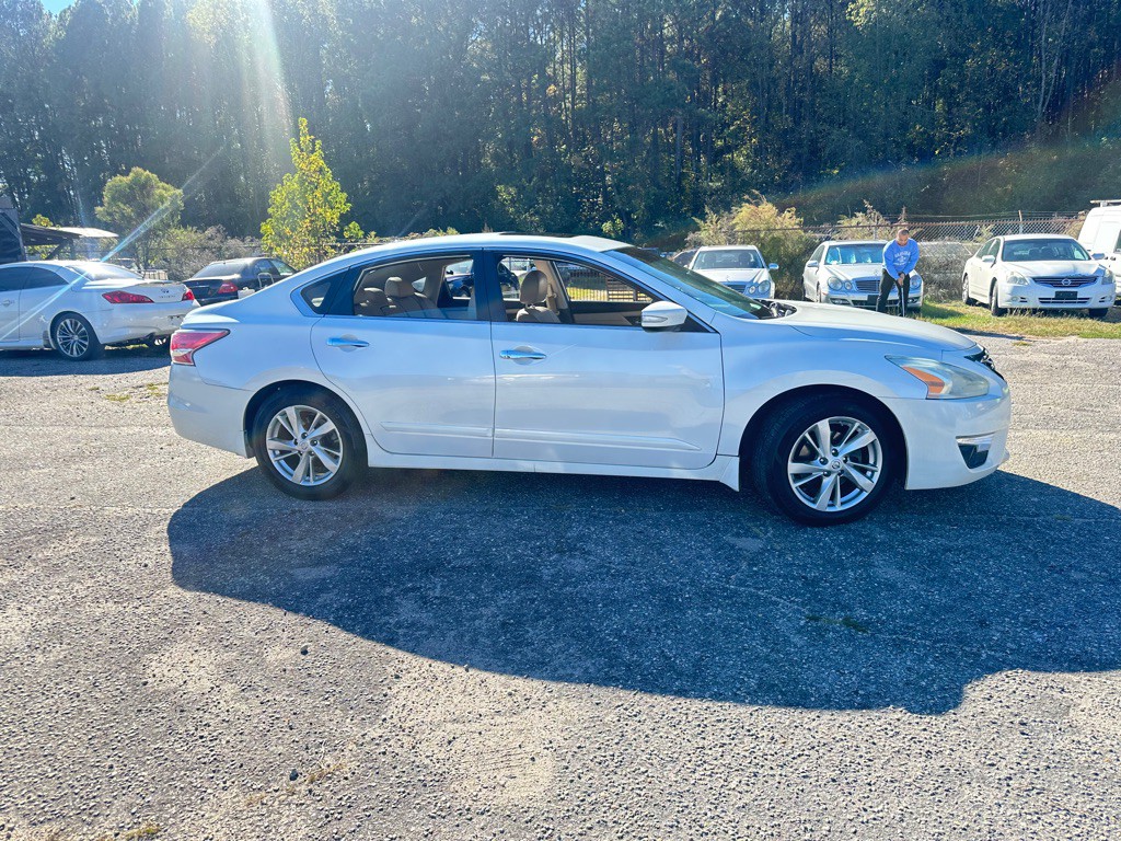 2015 Nissan Altima Image 4