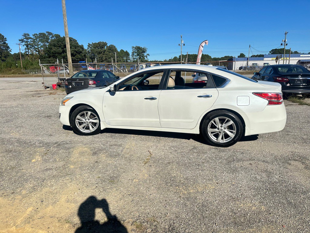 2015 Nissan Altima Image 8