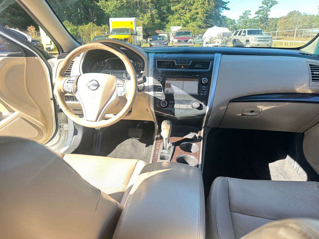 2015 Nissan Altima Image 12