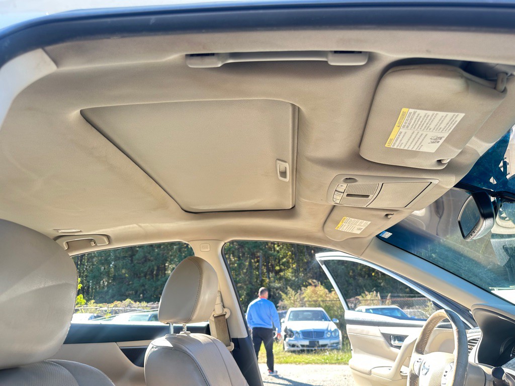 2015 Nissan Altima Image 14