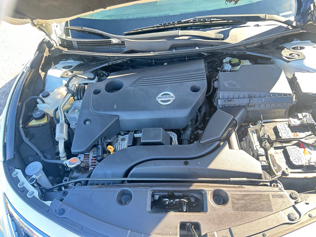 2015 Nissan Altima Image 17
