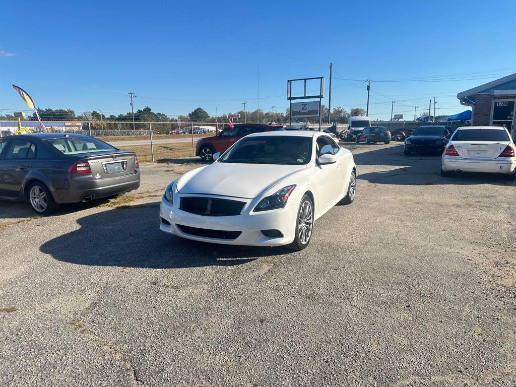 2011 INFINITI G37 Image 1