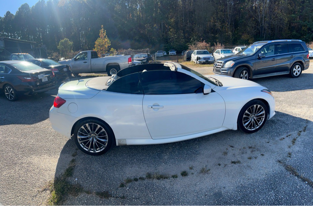 2011 INFINITI G37 Image 20