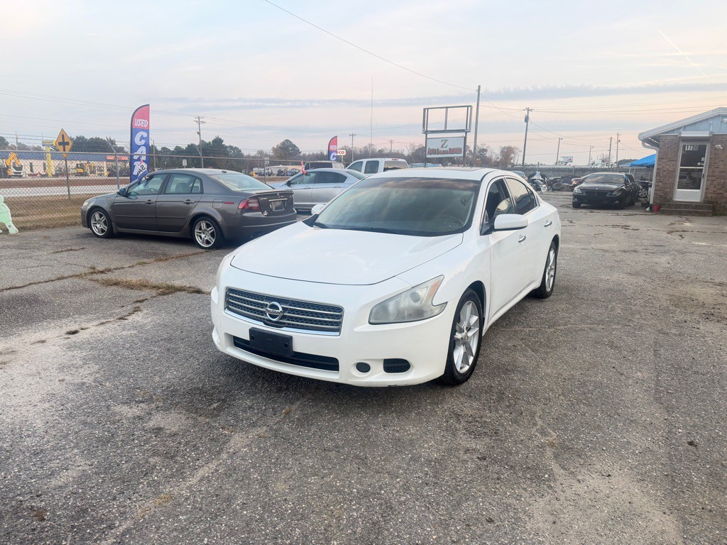 2009 Nissan Maxima Image 1