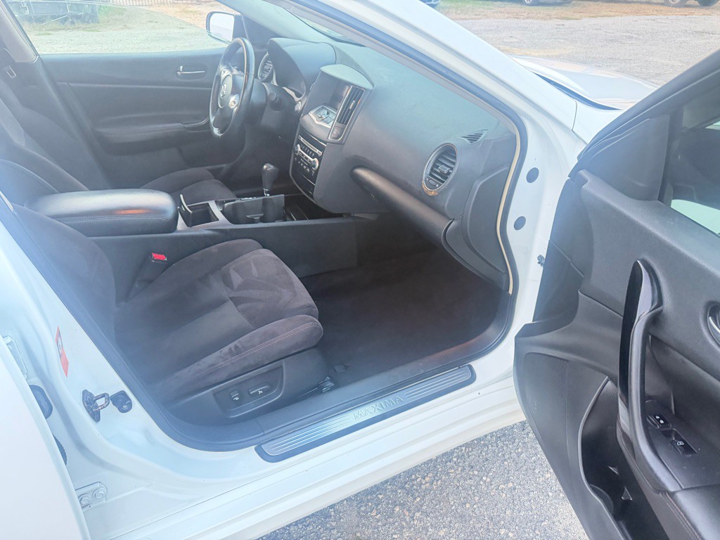 2009 Nissan Maxima Image 10